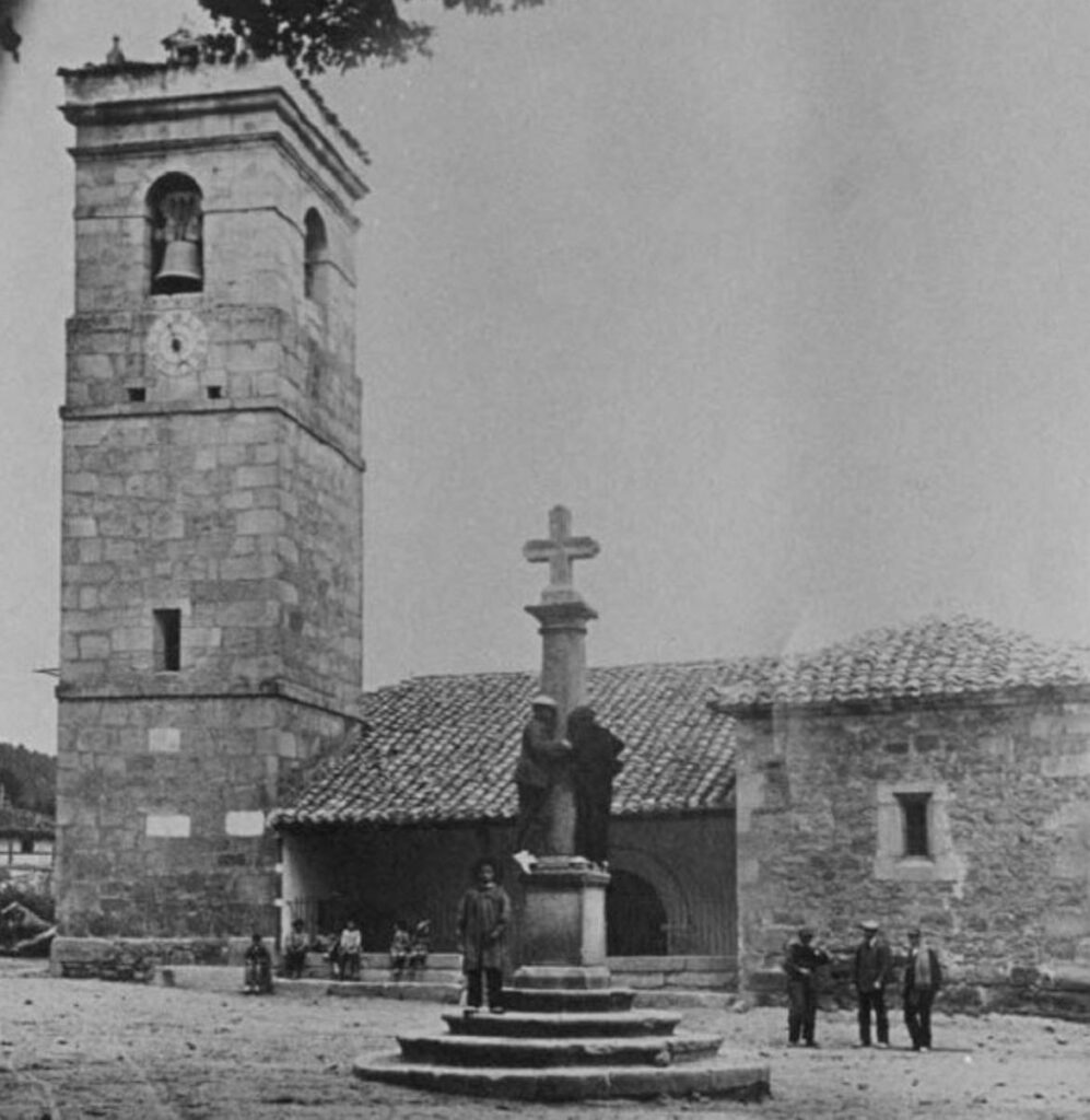 Foto de archivo del campanario de la Muedra